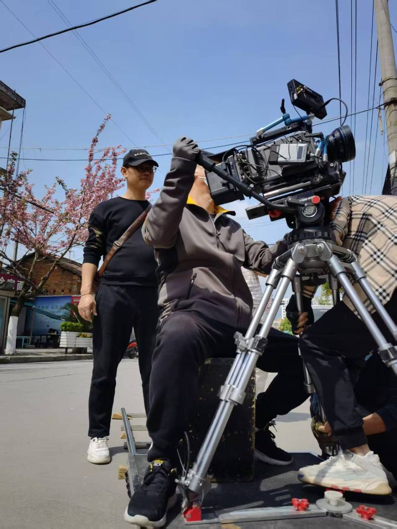 龙马潭区广告片拍摄：快消品牌爆款之选，网感内容适配社媒传播！